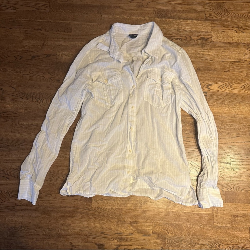 Women’s lightweight A/C Buttondown